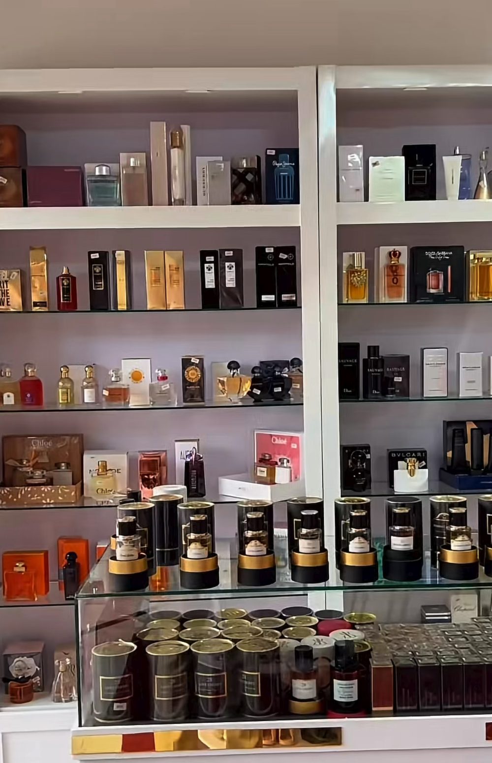 L'intérieur de la boutique La Maison du Parfum